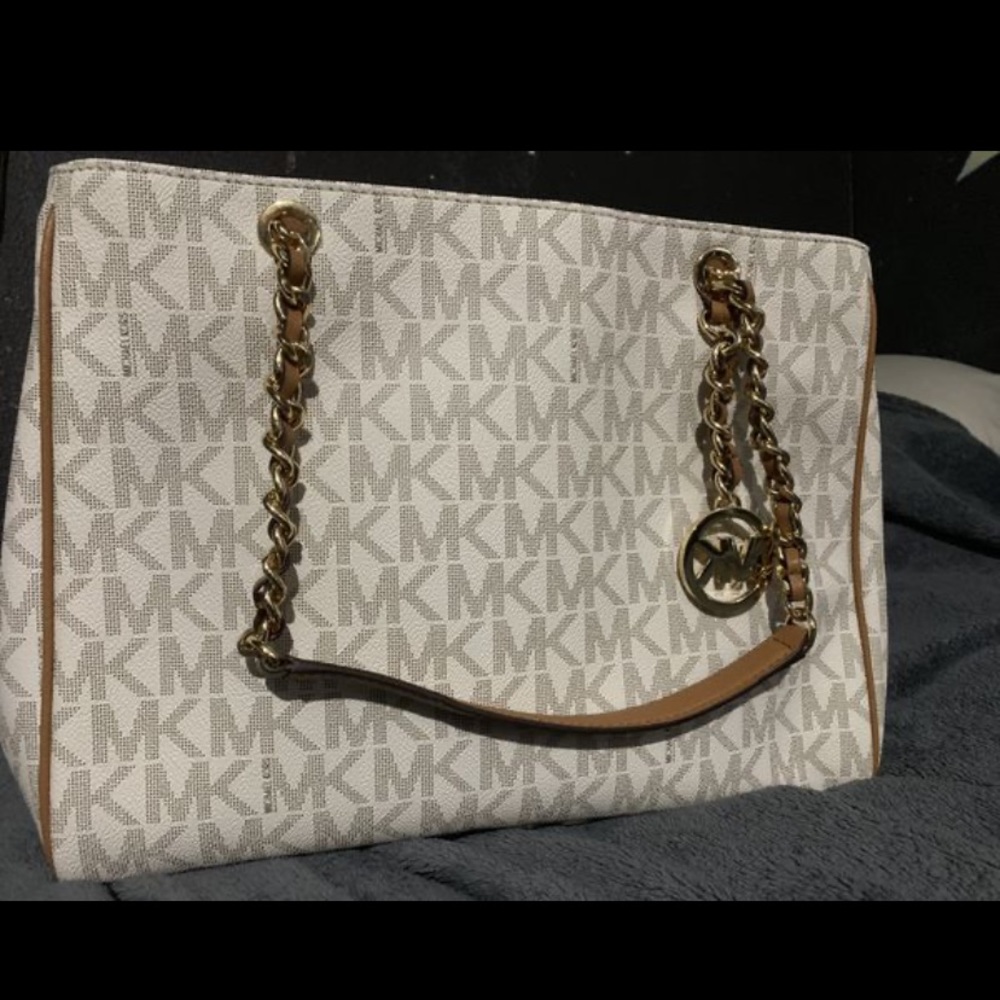 Michael Kors Purse and matching wallet